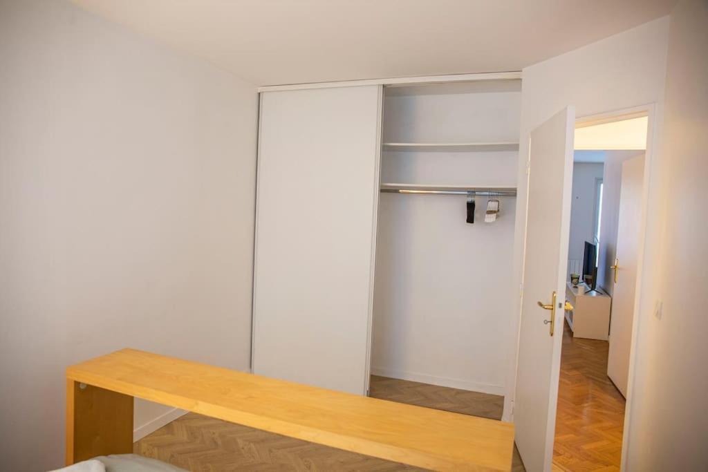 Grand 2 Pieces Balcon Parking Porte Paris Aubervilliers Esterno foto